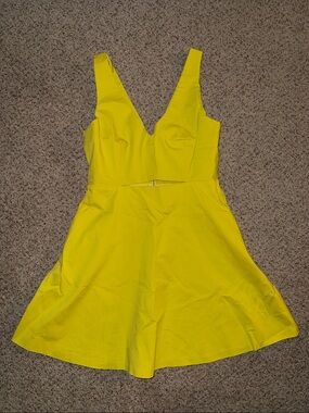 Zara Trafaluc Collection Yellow V-Neck Sleeveless Mini Dress Size Large